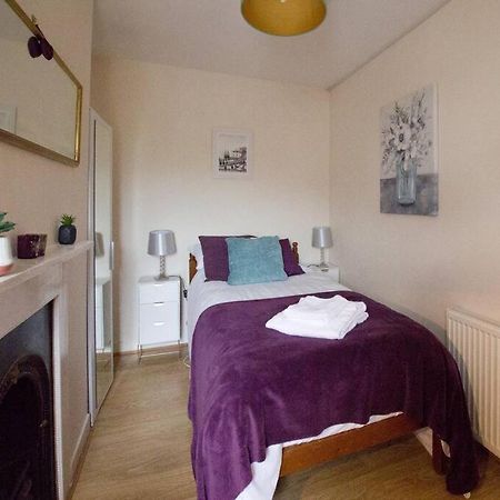 City Centre 4 Bedroom House Γουίντσεστερ Εξωτερικό φωτογραφία