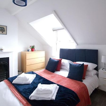 City Centre 4 Bedroom House Γουίντσεστερ Εξωτερικό φωτογραφία