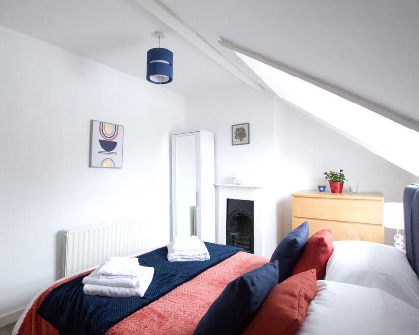 City Centre 4 Bedroom House Γουίντσεστερ Εξωτερικό φωτογραφία